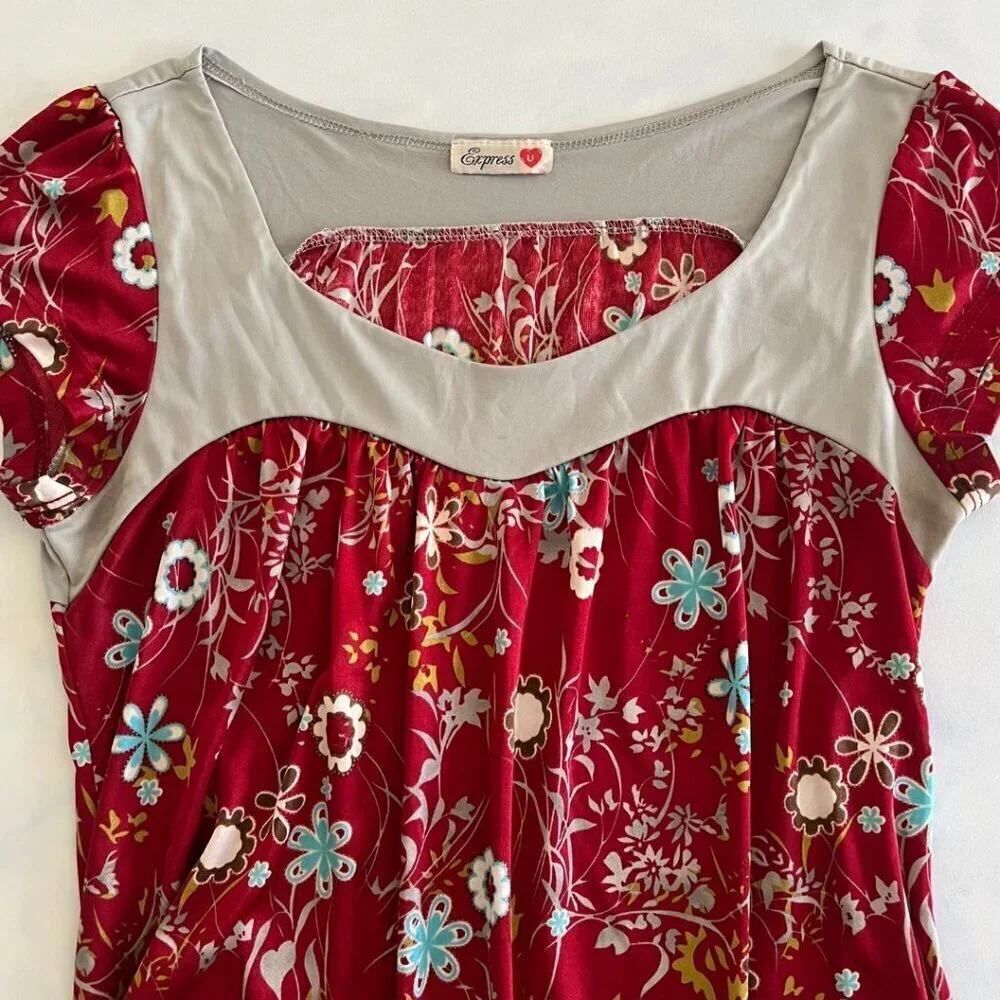 Express U Vintage Y2K Red Floral Short Sleeve Top